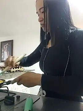 DaniRivers  online show from 07/14/26, 12:00