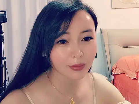 Snapshot of TYS-712 chatting on 05/24/26, 12:43 TYS-712 online show from 05/24/26, 12:43