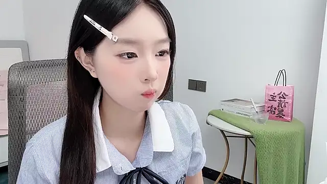 Yoyo33355 online show from 06/18/26, 03:29