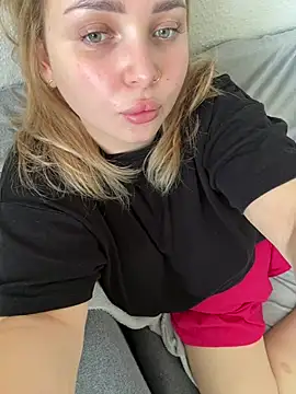 kira235 online show from 08/01/26, 02:05