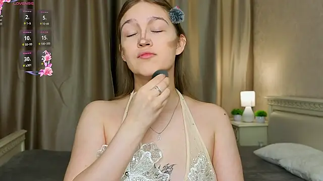 PlayfulMelly online show from 06/18/26, 06:23