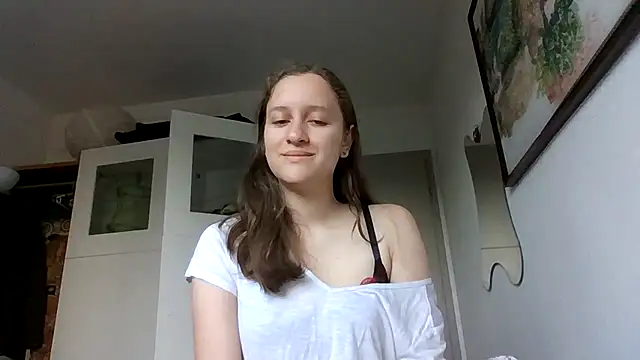 Snapshot of SoftieSophie chatting on 06/20/26, 04:04 SoftieSophie online show from 06/20/26, 04:04
