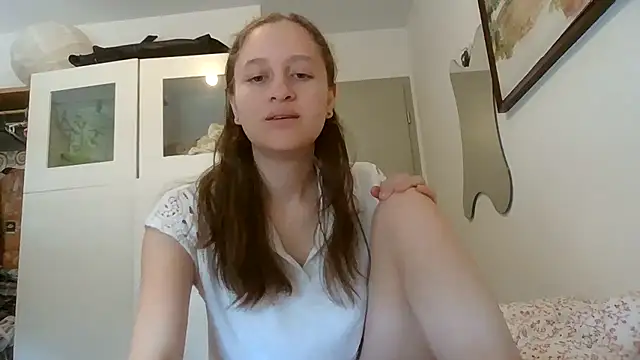 Snapshot of SoftieSophie chatting on 06/25/26, 06:07 SoftieSophie online show from 06/25/26, 06:07