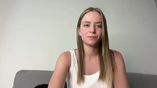 Snapshot of DanikaMory chatting on 06/17/26, 12:18 DanikaMory online show from 06/17/26, 12:18