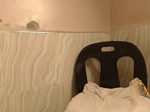QueenAlia03 online show from 05/24/26, 04:56