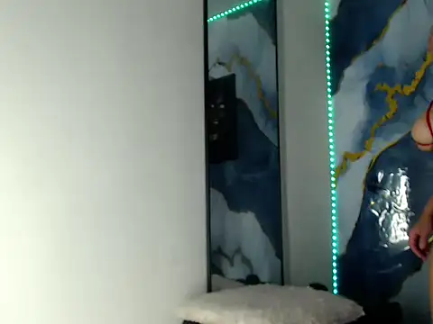 Yasmine Tapias online show from 06/20/26, 09:28