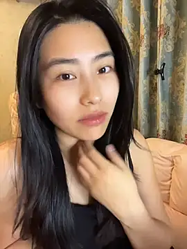 zhenzhen-888 online show from 06/17/26, 02:51