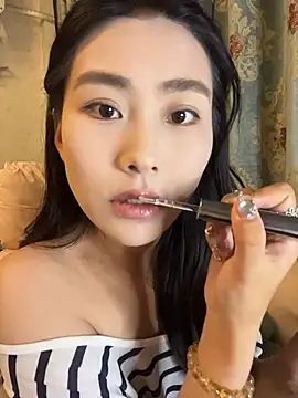zhenzhen-888 online show from 08/04/26, 03:14