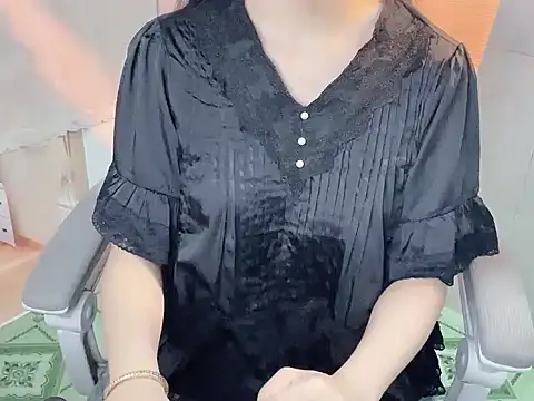 -Naomii  online show from 07/14/26, 07:57