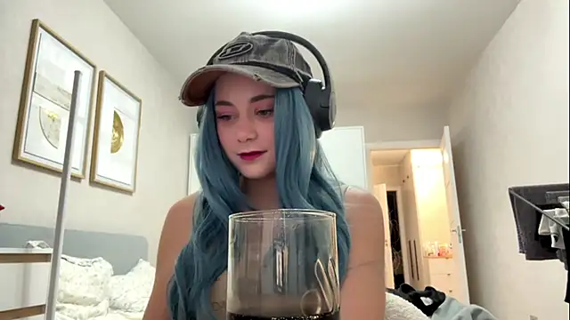 elfLiana online show from 05/31/26, 04:47