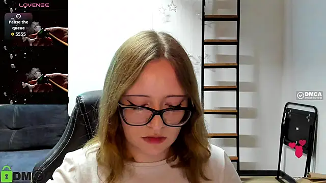 JuliNy x online show from 05/31/26, 06:42