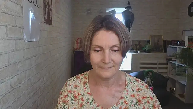 Snapshot of Mabel_Magic chatting on 06/10/26, 12:37 Mabel Magic online show from 06/10/26, 12:37