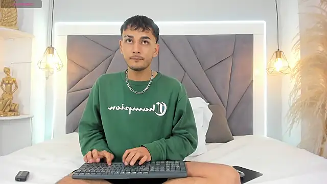 Snapshot of LiamBlake_ chatting on 06/24/26, 05:17 LiamBlake online show from 06/24/26, 05:17