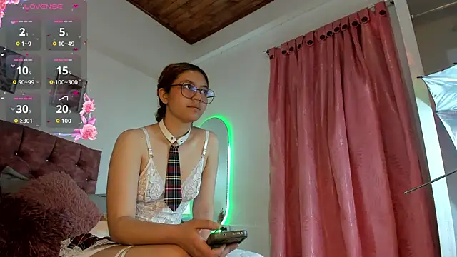 Mia Nova5 online show from 07/08/26, 12:20