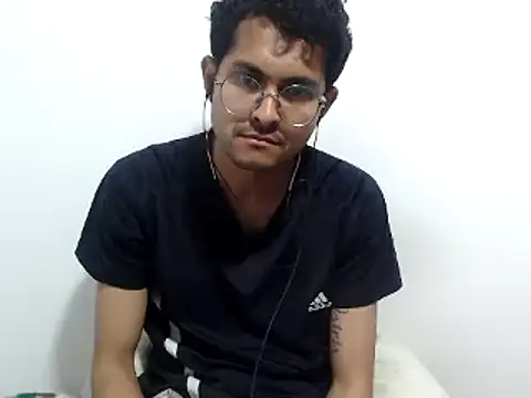 Snapshot of xanderlover chatting on 07/17/26, 12:17 xanderlover online show from 07/17/26, 12:17