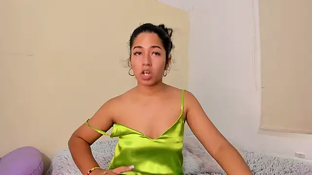 Snapshot of Nadia-Monroe chatting on 06/26/26, 12:09 Nadia-Monroe online show from 06/26/26, 12:09
