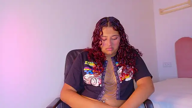 AmeliaLaurent  online show from 06/22/26, 07:22