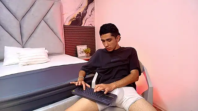 Isaacxsam  online show from 05/26/26, 12:34