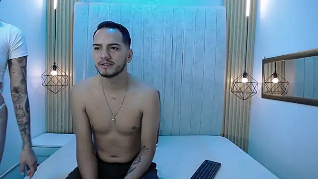 CarolinaySebas online show from 07/08/26, 02:32