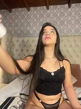 Snapshot of Amel_Rosse chatting on 06/23/26, 03:32 Amel Rosse online show from 06/23/26, 03:32