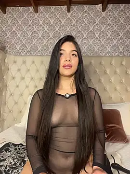 Snapshot of Amel_Rosse chatting on 06/29/26, 02:28 Amel Rosse online show from 06/29/26, 02:28