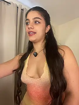 Snapshot of Amel_Rosse chatting on 07/23/26, 12:58 Amel Rosse online show from 07/23/26, 12:58