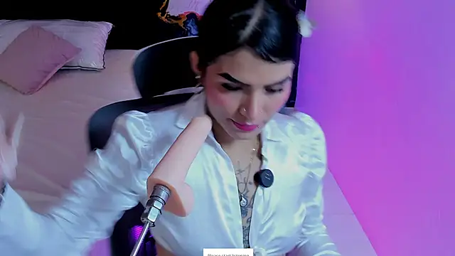 Alanna Wild online show from 06/26/26, 06:56