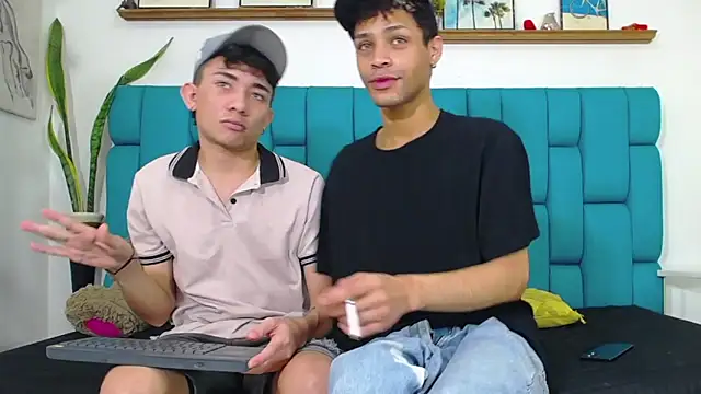 STRANGER BOYS online show from 06/18/26, 11:20