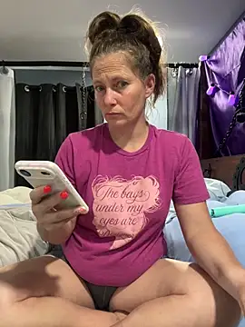 amberhotts2025 online show from 06/11/26, 10:19