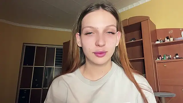 Snapshot of xXMelanieseXx chatting on 06/15/26, 05:26 xXMelanieseXx online show from 06/15/26, 05:26