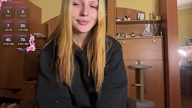 Snapshot of xXMelanieseXx chatting on 06/20/26, 04:54 xXMelanieseXx online show from 06/20/26, 04:54