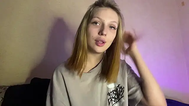 Snapshot of xXMelanieseXx chatting on 07/20/26, 08:22 xXMelanieseXx online show from 07/20/26, 08:22