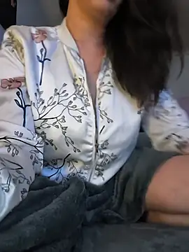 priska-lova online show from 06/07/26, 12:04