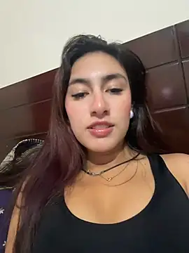 Snapshot of velariasoft_ chatting on 07/19/26, 11:19 velariasoft online show from 07/19/26, 11:19