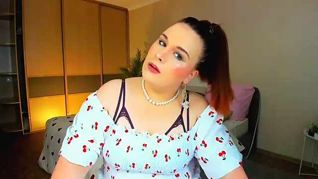 OliviaTwens online show from 06/19/26, 10:08