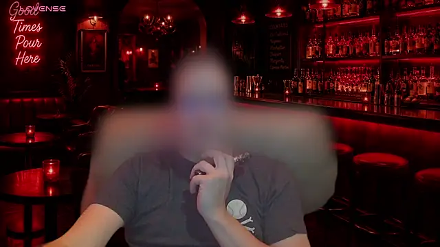 Snapshot of WhiskeyLounge chatting on 05/26/26, 10:17 WhiskeyLounge online show from 05/26/26, 10:17