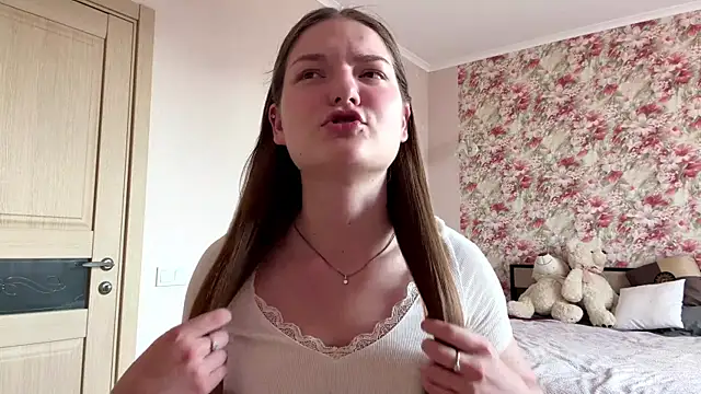 lizzzanatooo online show from 06/15/26, 03:03