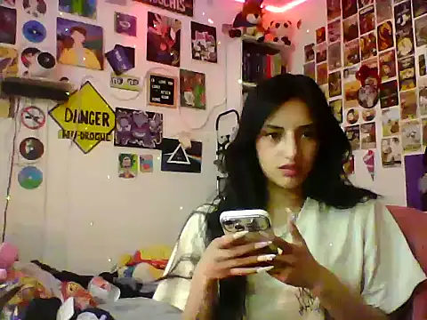 angelgirl2006 online show from 05/26/26, 08:05