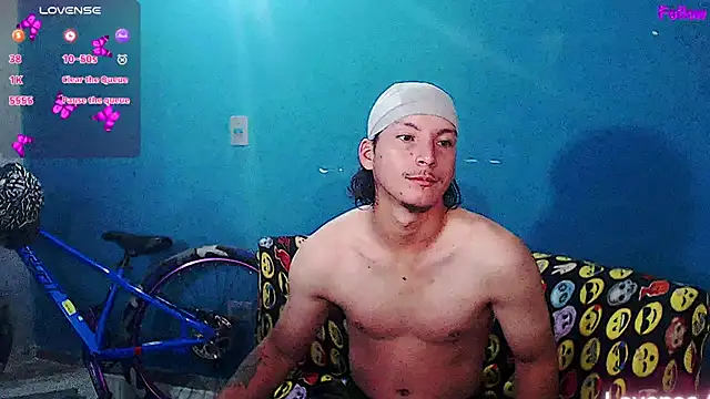 Snapshot of MrKingsaintx chatting on 06/15/26, 09:11 MrKingsaintx online show from 06/15/26, 09:11