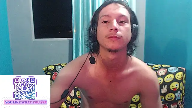 Snapshot of MrKingsaintx chatting on 06/30/26, 12:33 MrKingsaintx online show from 06/30/26, 12:33