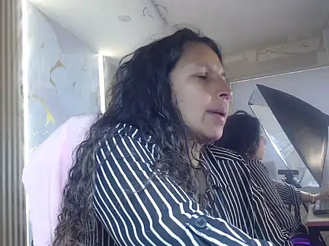 Snapshot of Danna_Sg chatting on 07/19/26, 02:10 Danna Sg online show from 07/19/26, 02:10