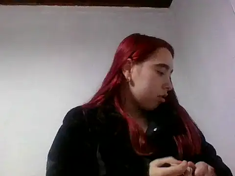 Annisofi000 online show from 06/01/26, 01:18