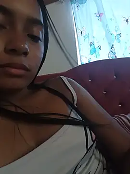 xcleila online show from 06/19/26, 04:00