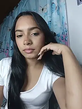 xcleila online show from 07/11/26, 05:10
