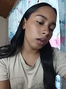 xcleila online show from 07/11/26, 05:15