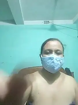 MoonLusty online show from 07/02/26, 03:18