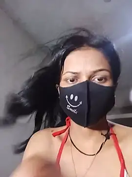 Model 816 online show from 07/03/26, 07:15