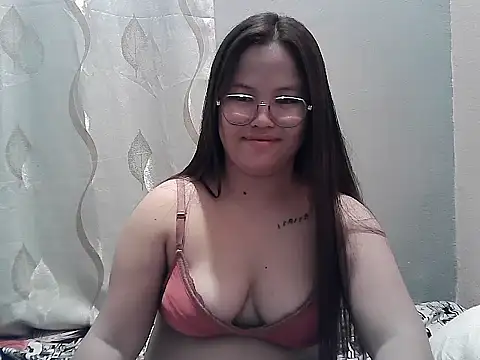 Snapshot of ThePrettySecret chatting on 07/17/26, 06:57 ThePrettySecret online show from 07/17/26, 06:57