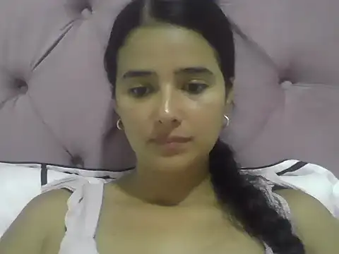 micaelamoreno18 online show from 05/31/26, 02:20
