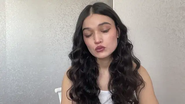 LisetteParajon online show from 07/16/26, 05:02